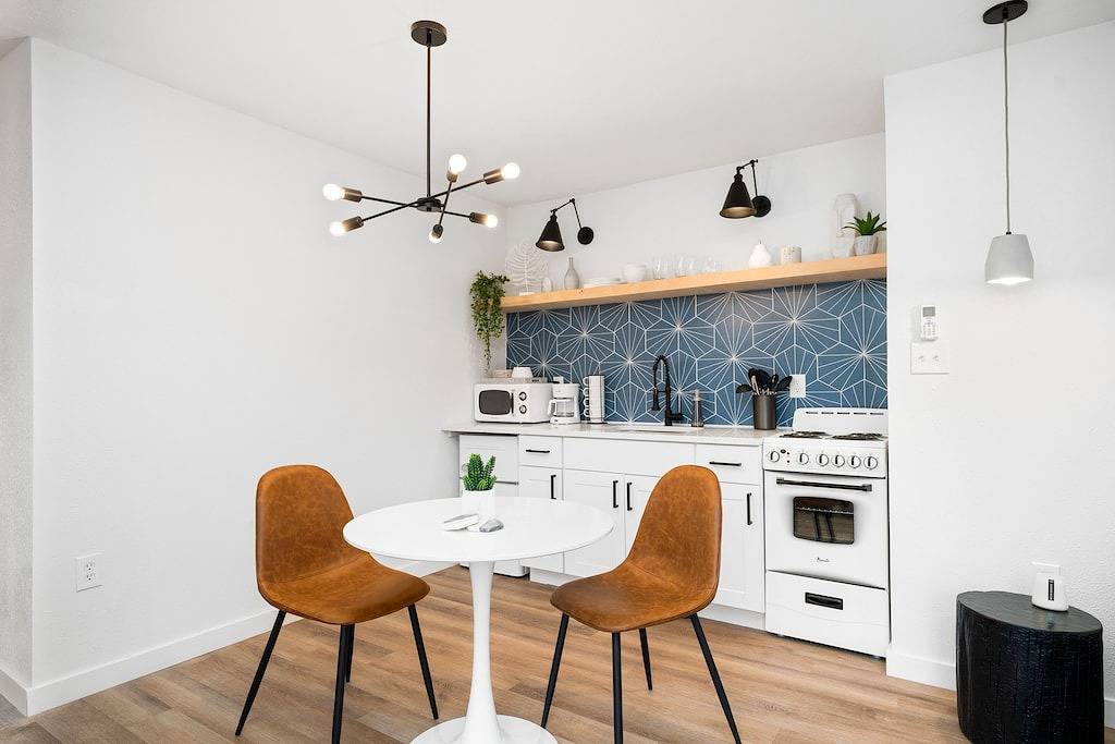 Pool House Paradise - 1Bd / 1 Bath - Near Ttu in Lubbock, Lubbock County