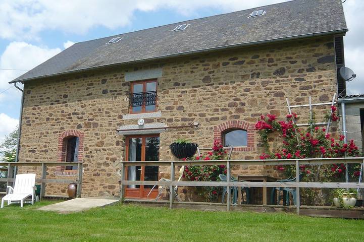 Gîte pour 6 personnes, avec jardin et terrasse à Lapenty