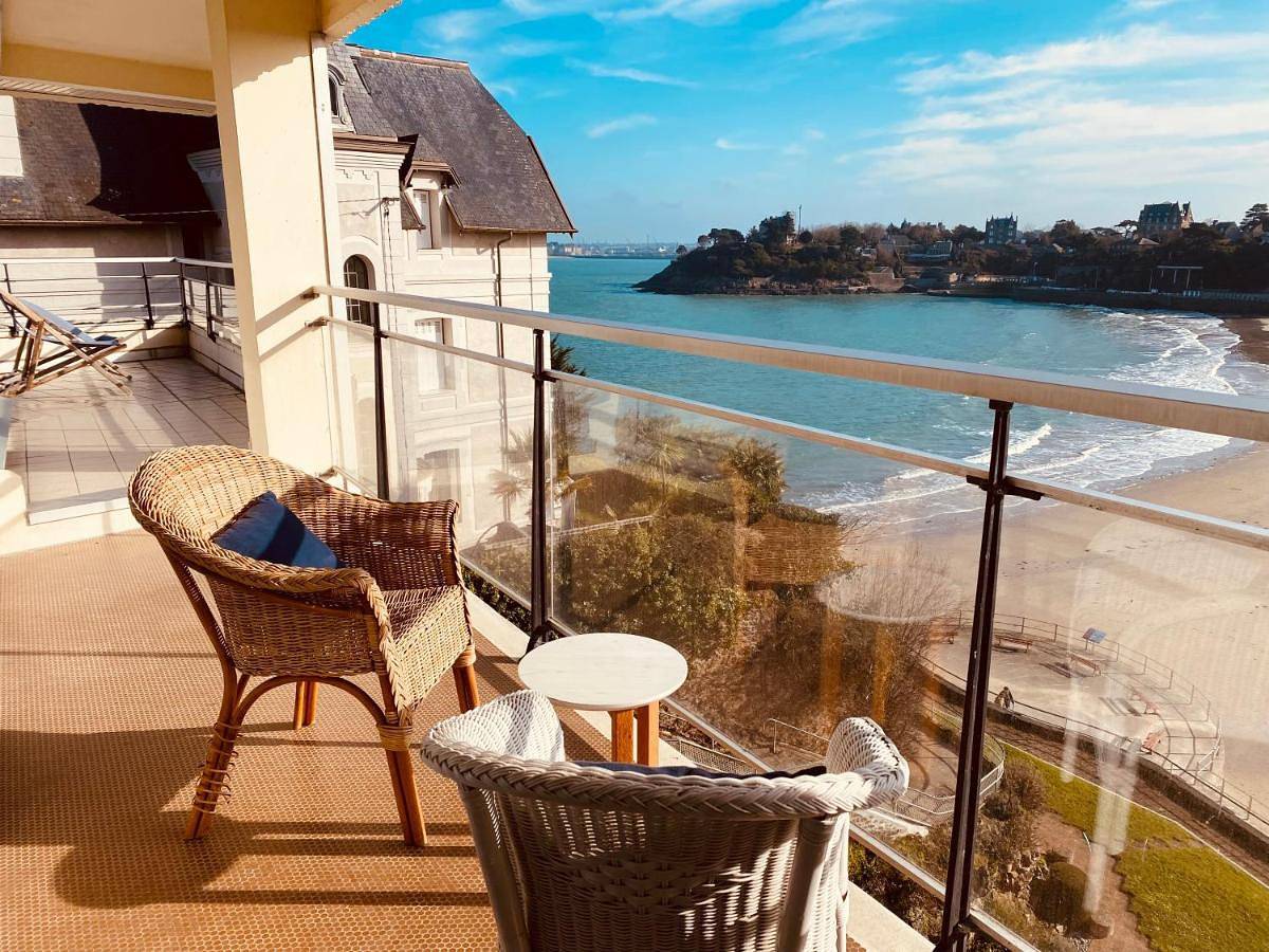 Le Crystal Dinard Plage in Dinard, Région de Saint-Malo