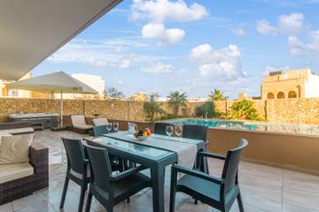 Vacation Rental for 8 Guests in Xaghra, Gozo, Picture 2