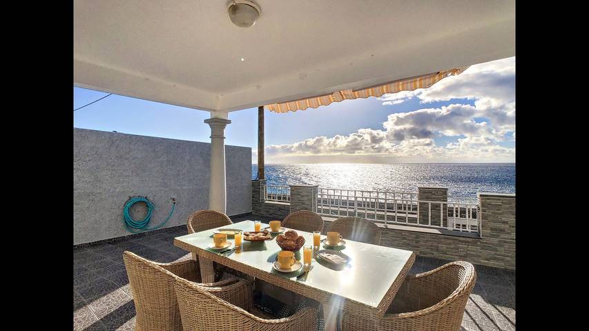 Location de vacances pour 8 personnes, avec terrasse et vue sur l’océan à Paul Do Mar - 2