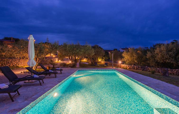 Ferienhaus für 6 Personen, mit Garten und Terrasse in Silo (Krk)