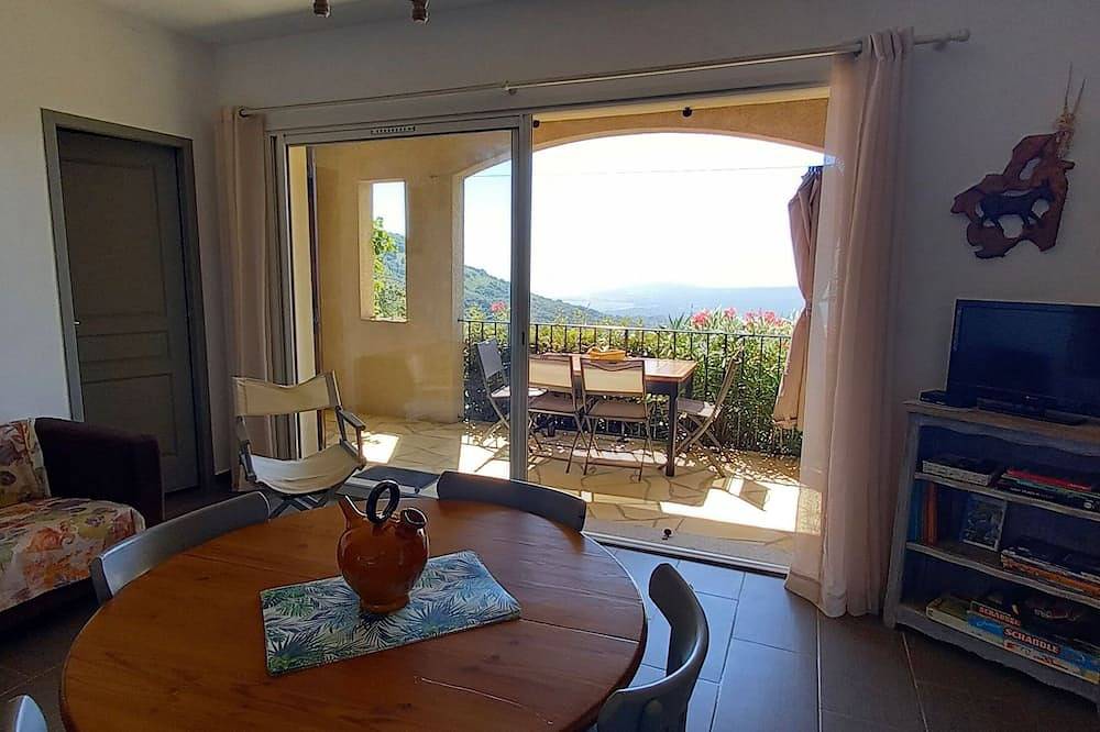 Livello del giardino indipendente con vista eccezionale in Sollacaro, Sartène e dintorni