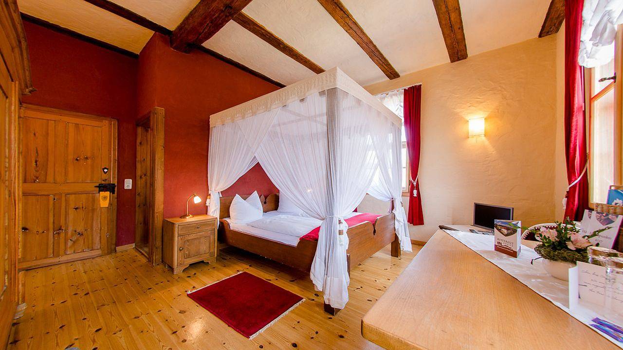 Doppelzimmer für 2 Personen (15 m²) in Oppurg in Oppurg, Saaleland