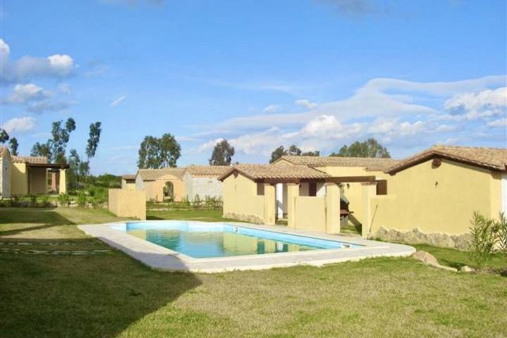 Villa per 4 persone, con piscina e giardino a Costa Rei