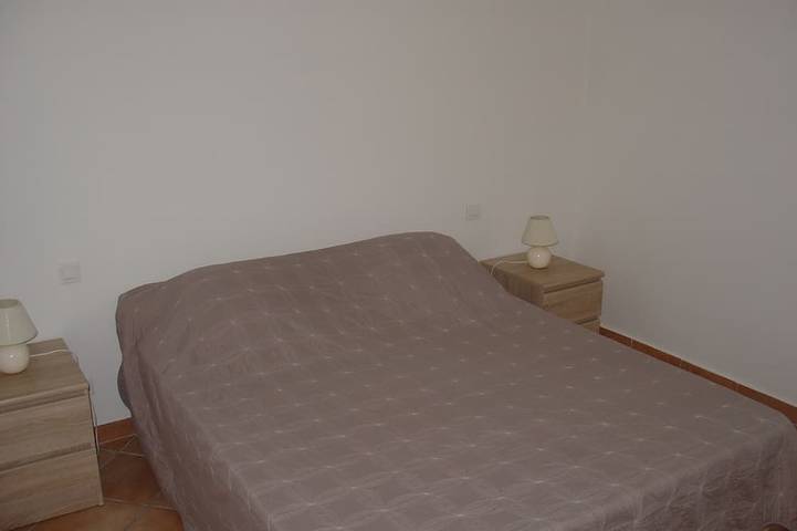 Gîte pour 6 personnes, avec jardin et terrasse à Figari - 3