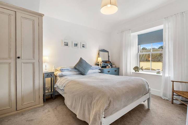 10 Mill Road - 19th Century 3/4 Bedroom - Character Cottage Padstow Harbour Cornwall in Padstow, Cornwall