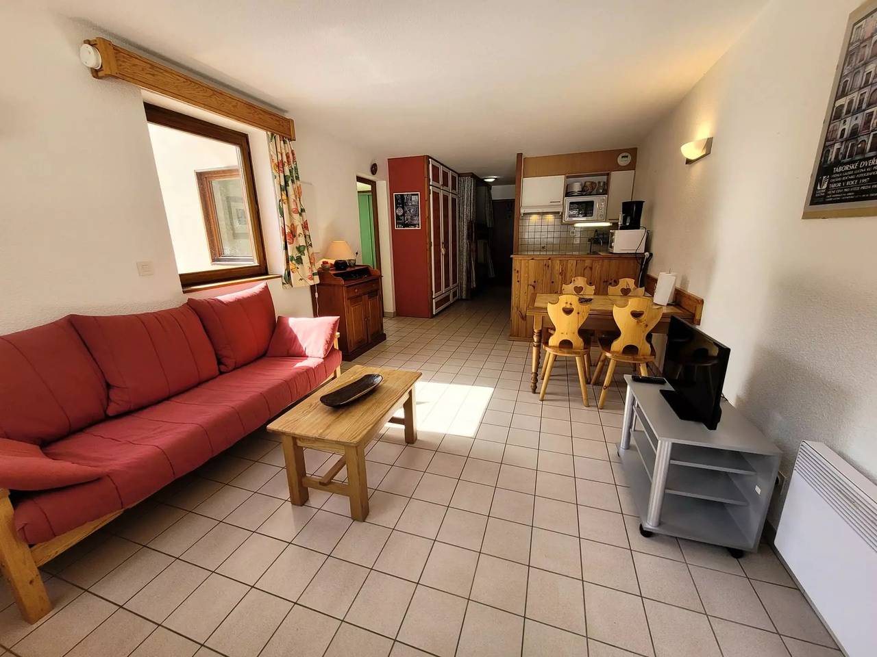 Entire apartment, Apartment 4 people bright and pleasant in Bessans, Saint-Jean-de-Maurienne region