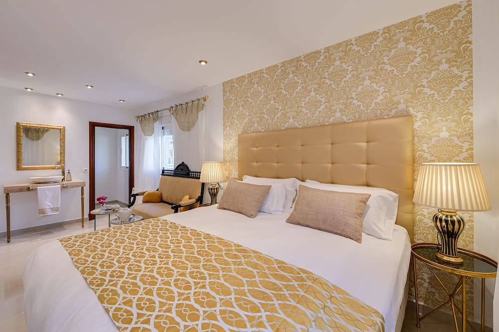 *New *Dream villa: 2 pools, movie theater, sauna, beer tap in Crestatx, Sa Pobla