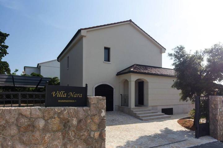 Villa pour 8 personnes, avec jardin ainsi que vue et piscine à Punat - 2