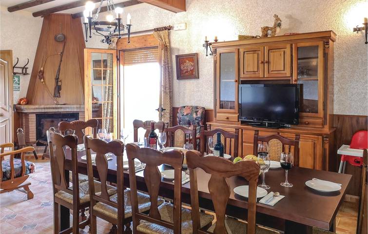 Location de vacances pour 21 personnes, avec terrasse ainsi que jardin et piscine, adapté aux familles à Olvera - 3