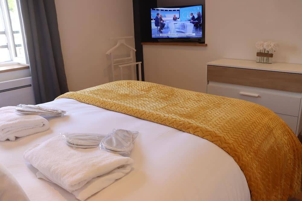 Entire apartment, The Arcadium - Villa Courtais - Hypercentre in Montluçon, Montluçon region