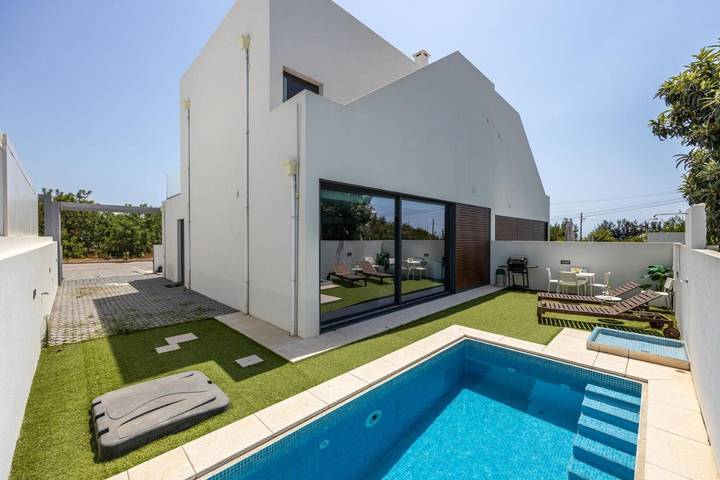 Ferienhaus für 8 Personen, mit Pool und Garten - 1