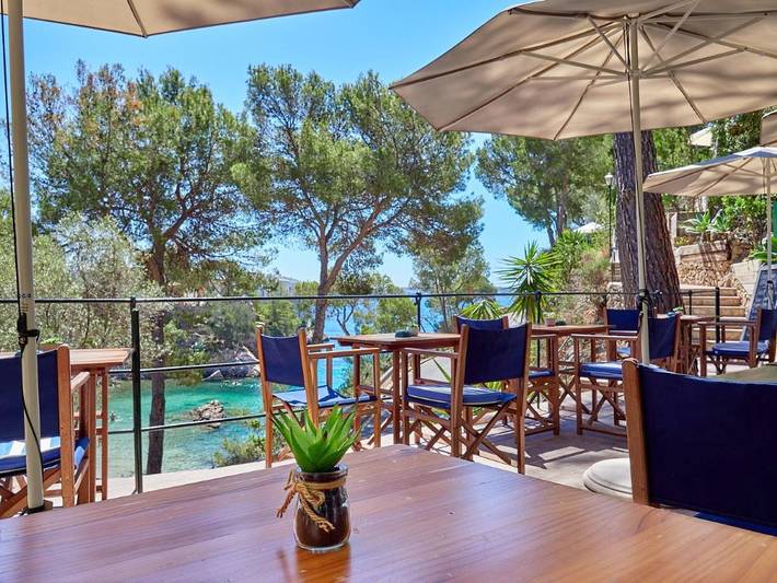 Hotel, mit Balkon und Whirlpool sowie Terrasse und Garten in Cala Fornells - 3