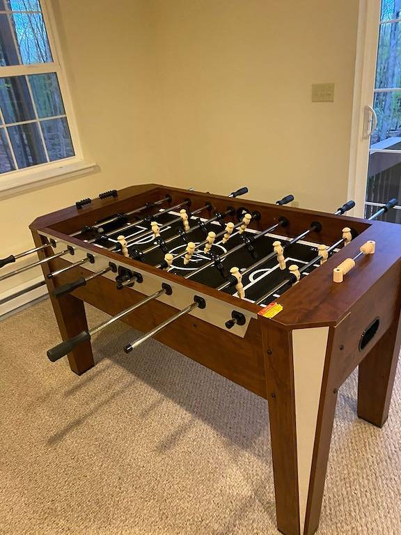 Huge 4bd Masthope retreat,hot tub game room,lake access,ski, Rain friendly deck in Masthope, Pike County