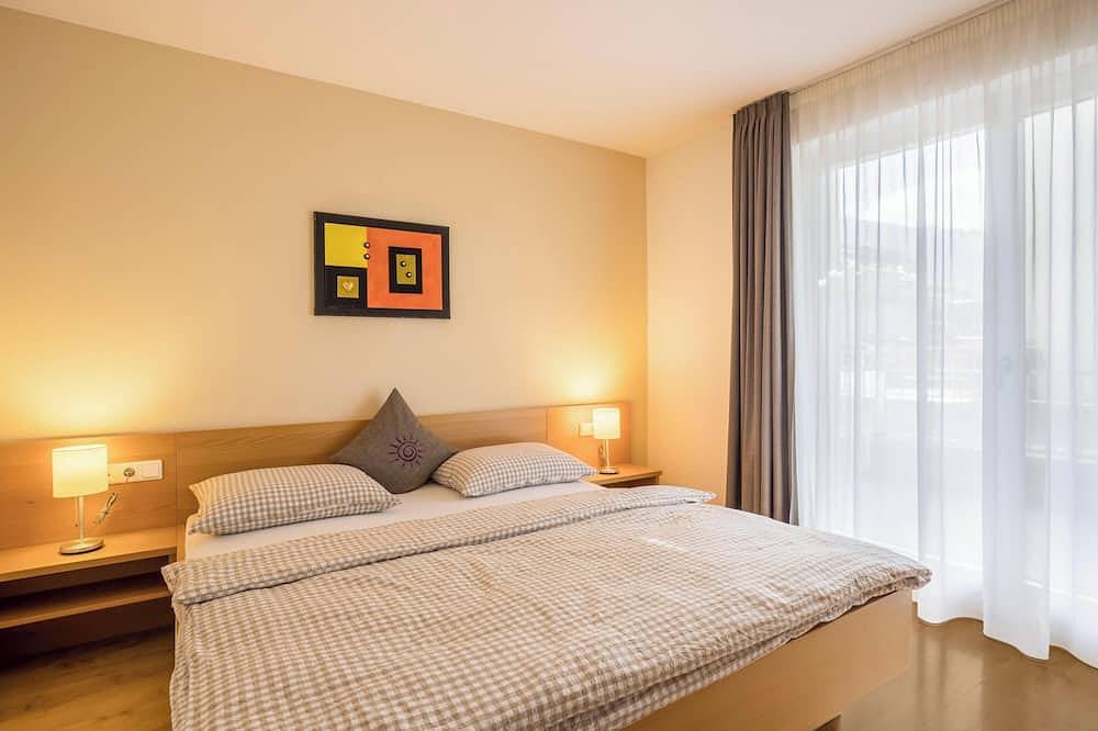 Ganze Wohnung, Apartment 'Kronsun Freude' mit Bergblick, privater Terrasse und Wlan in Percha, Kronplatz