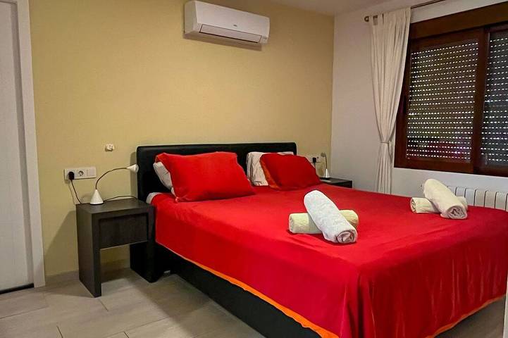 Super Villa Oriola mit privatem Pool in schönem spanischen Garten in El Campello, Costa Blanca