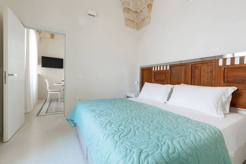 Entire apartment, Alemar Appartamento con Jacuzzi by Perle di Puglia in Carovigno, Salento