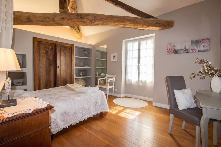 Gîte pour 4 personnes, avec terrasse ainsi que jardin et piscine à Castéra-Lectourois - 2