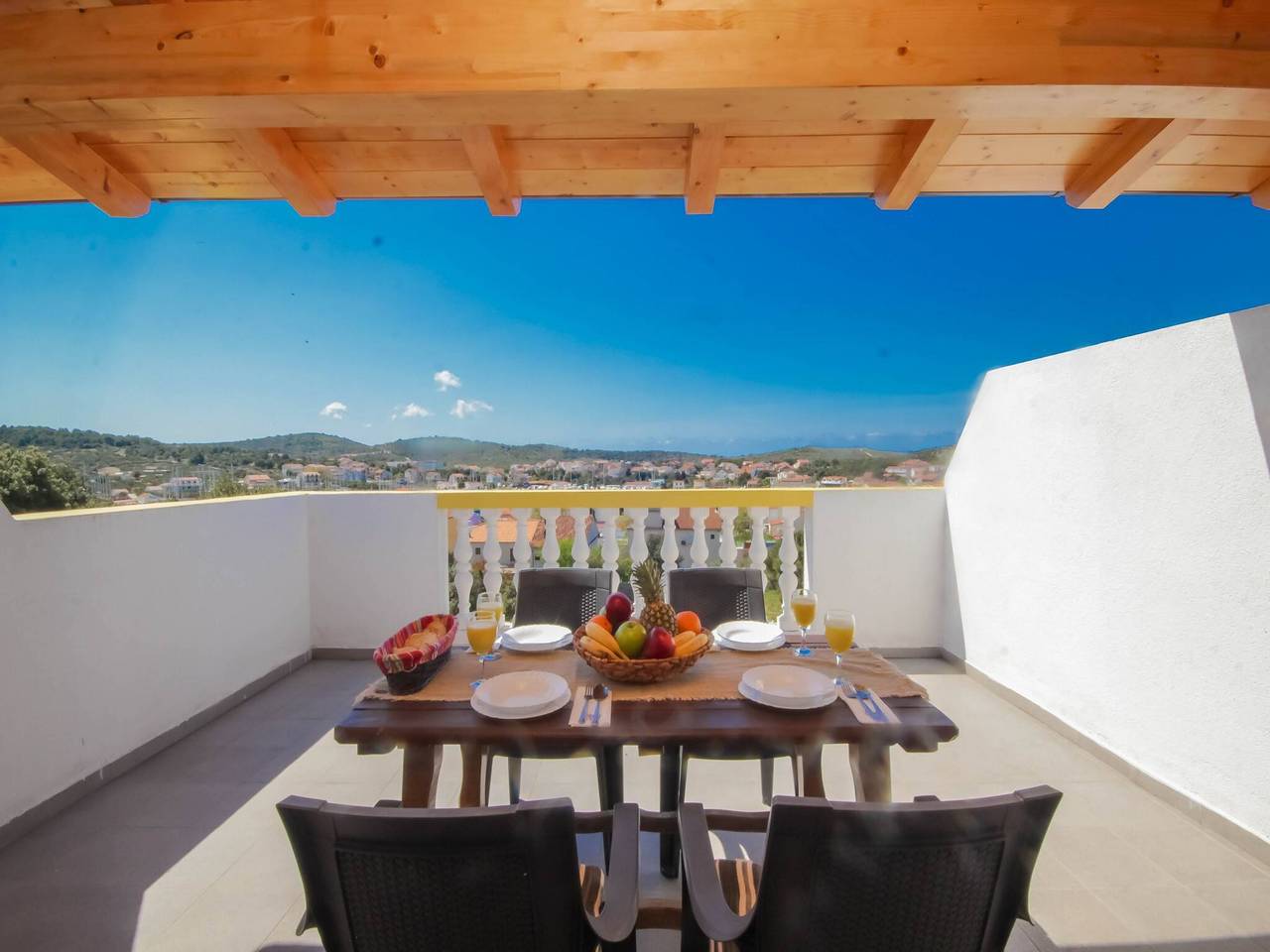 Ganze Wohnung, Apartments Horvat - Yellow in Tisno, Murter