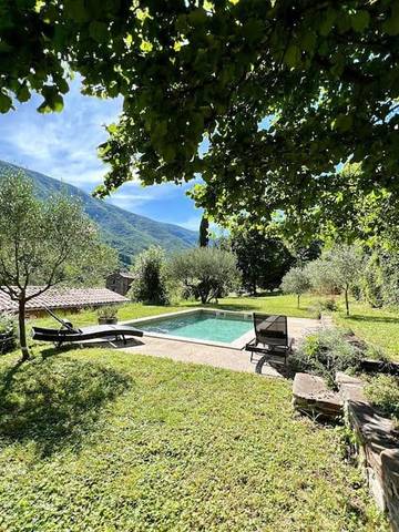 Gîte pour 5 personnes, avec piscine et terrasse, animaux acceptés à Valleraugue