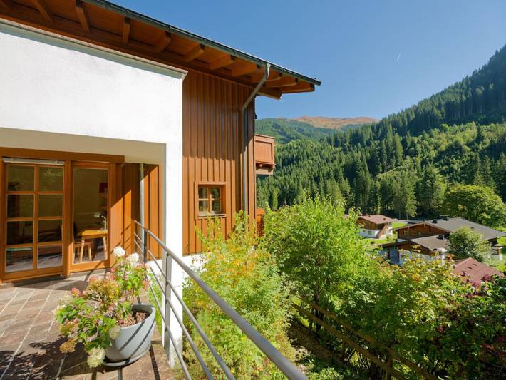 Ferienhaus für 10 Personen, mit Balkon und Terrasse sowie Sauna in Hinterglemm