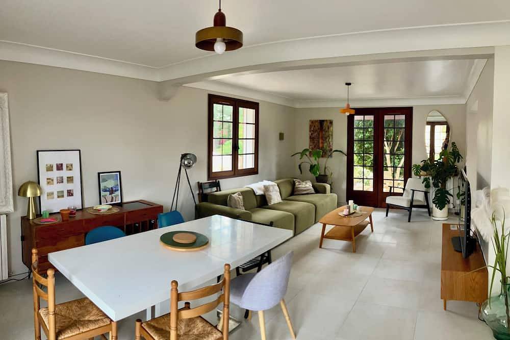 Chambre chez l’habitant, suite parentale de 20 m² avec salle d’eau personnelle in Tosse, Côte d’Argent
