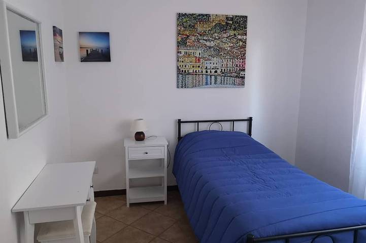 Ganze Wohnung, Geräumige und ruhige Wohnung in einer Villa in Mailand, Mailand Provinz