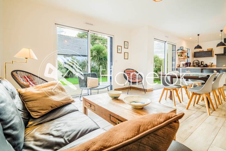 Location de vacances pour 8 personnes, avec terrasse et jardin, adapté aux familles dans Plage Du Petit Rohu Saint Pierre Quiberon