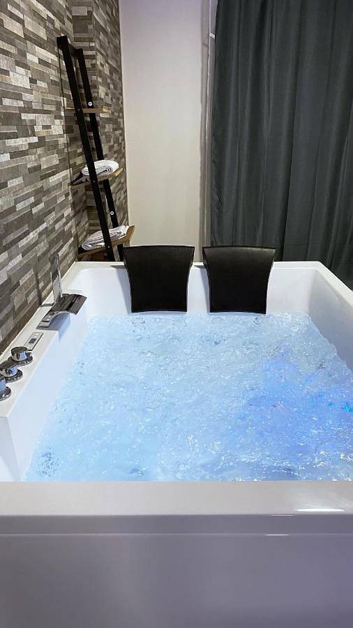 Location de vacances pour 2 personnes, avec Jacuzzi à Sevran