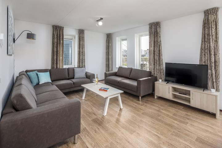 Ferienhaus für 20 Personen, mit Balkon/Terrasse und Terrasse in Bruinisse - 2