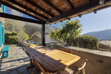 Location De Vacances pour 8 Personnes dans Jujols, Pyrénées, Photo 2