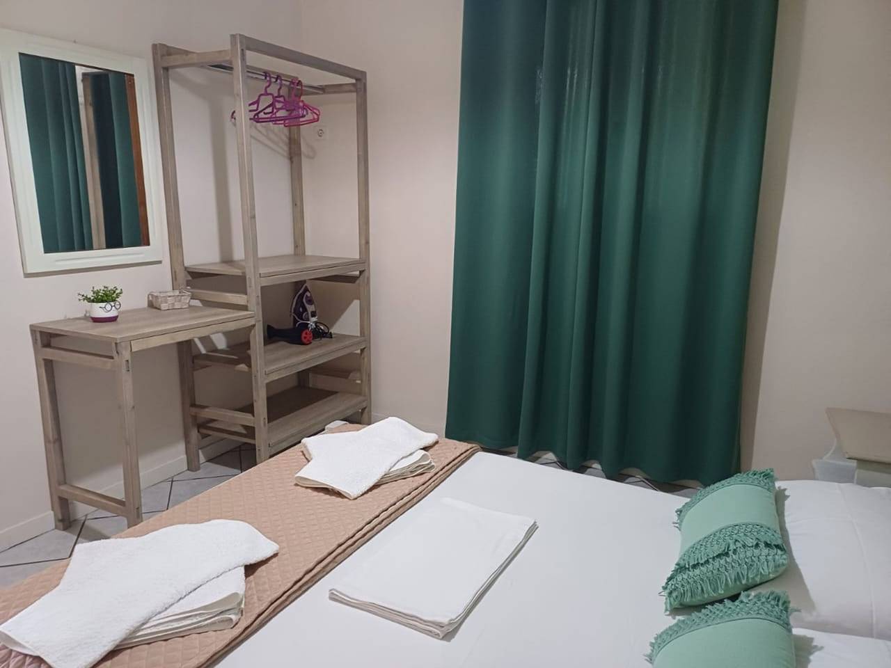 Ganze Wohnung, Ferienwohnung für 2 Personen mit Terrasse in Frini, Lefkada Stadt