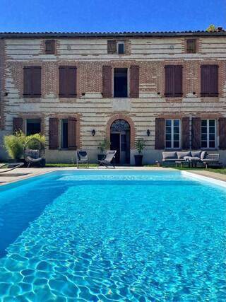 Cottage pour 4 personnes, avec jardin et piscine à Monbéqui