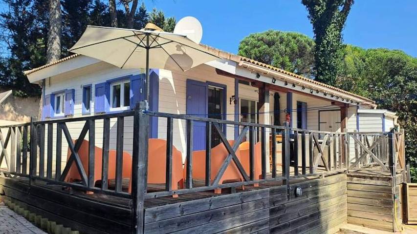 Chalet pour 7 personnes, avec piscine et jardin à Gassin