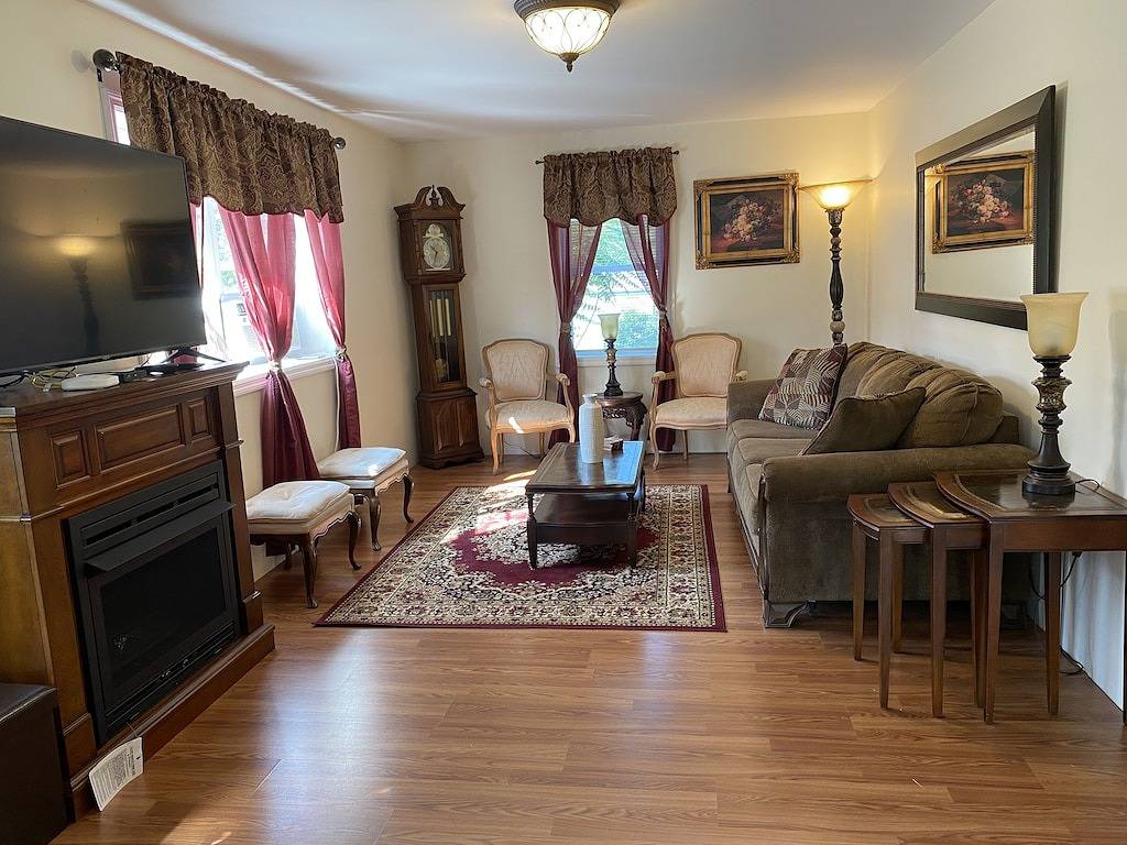 Catskill Mountain House private 5 acre backyard,\ngolf, Ski, Hike, Boating, Fish in Greene County (NY)