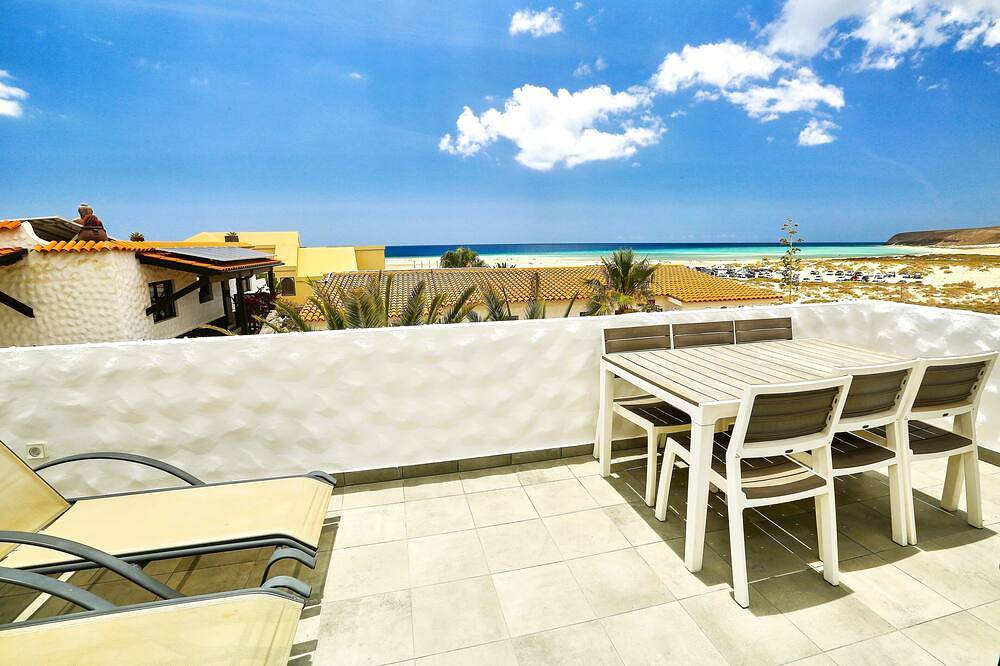 Ganze Wohnung, Villa Sotavento Modern New Apartment in Natural Park, Ocean Views, Adults Only in Playa de Sotavento de Jandía, Pájara