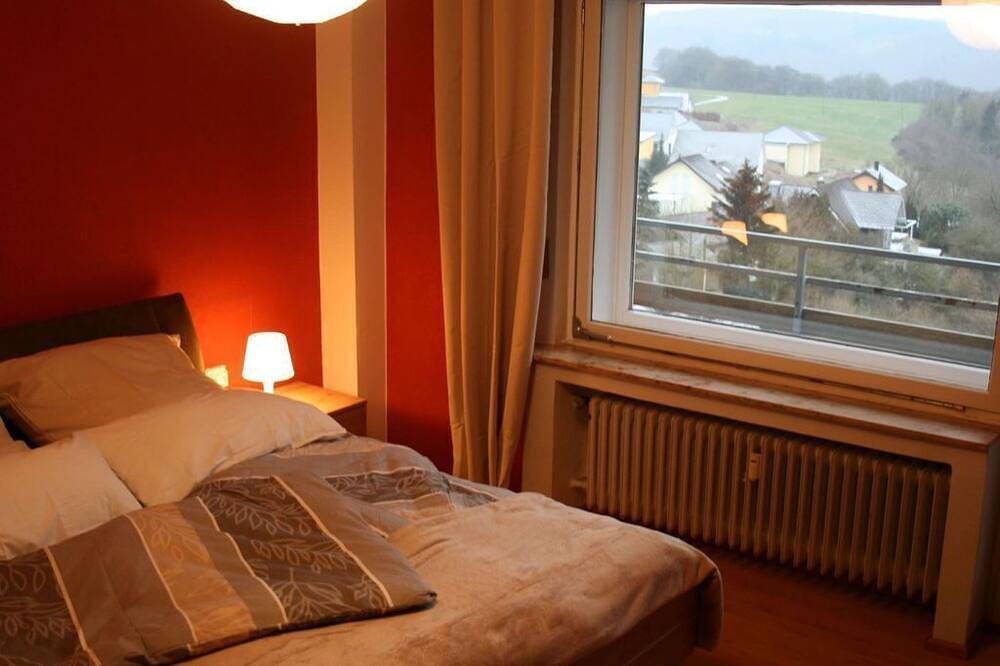 Ganze Wohnung, Ferienwohnung Haus Sonnenschein - Appartement/Fewo, Badewanne, 2 Schlafräume in Niederbreitbach, Rheinland-Pfalz
