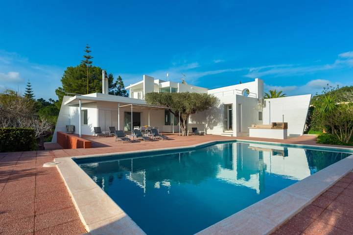 Villa für 8 Personen, mit Balkon und Whirlpool sowie Garten auf Ibiza