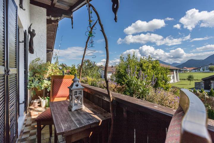 Ganze Wohnung, Gemütliches liebevolles Apartment mit Balkon und Bergblick zwischen Chiemsee und Bergen in Bernau am Chiemsee, Chiemsee