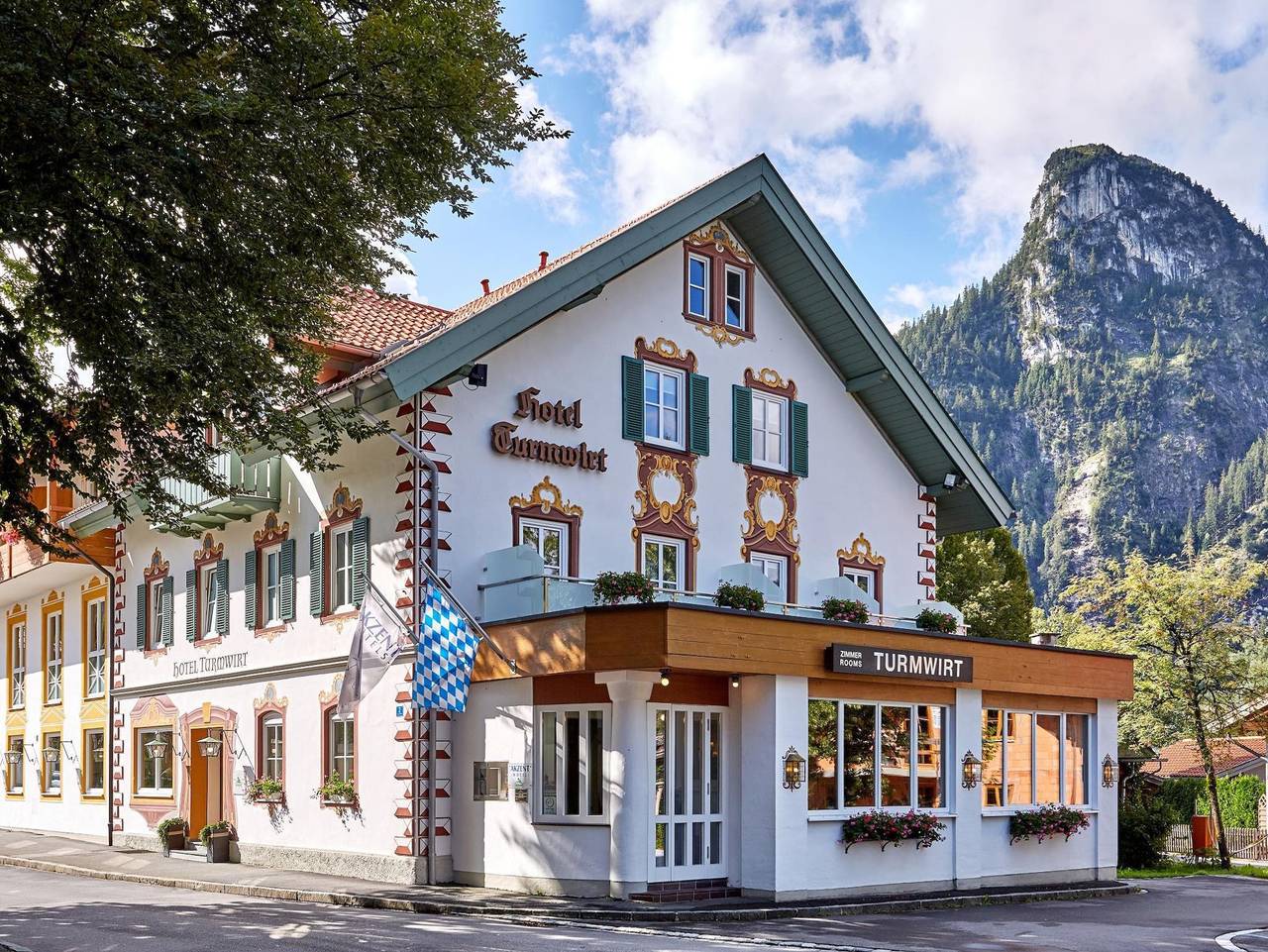 Carola Glas Gmbh - Doppelzimmer Komfort in Oberammergau, Bayerische Alpen