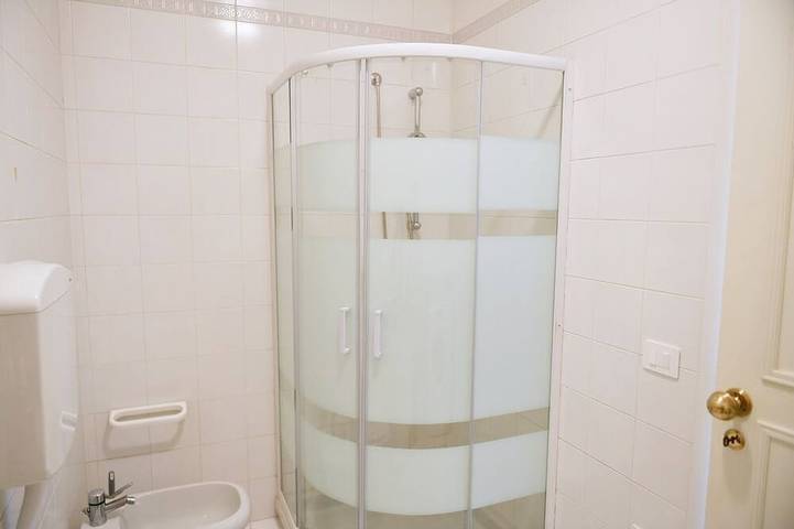 Ganze Wohnung, Vacation rental on Via Jappelli in Abano Terme. Free Wi-Fi in Abano Terme, Euganeische Hügel