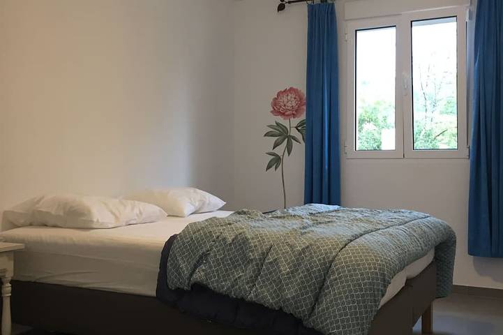 Location de vacances pour 10 personnes, avec jardin et terrasse à Les Salelles - 4