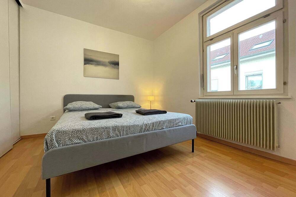 Entire apartment, 2nd Central 2 Br w/ Living room + 5mn from Basel in Saint-Louis, Mulhouse region