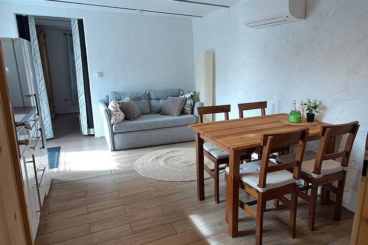 Ganze Wohnung, Ferienwohnung im Landhausstil.   klein, gemütlich und ruhig gelegen in Wasserlosen, Rhön-Bayern
