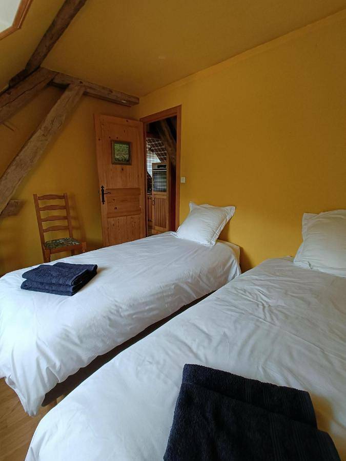 Gîte du Parc Animalier de Boutissaint - Le Cerf in Treigny-Perreuse-Sainte-Colombe, Région d'Auxerre