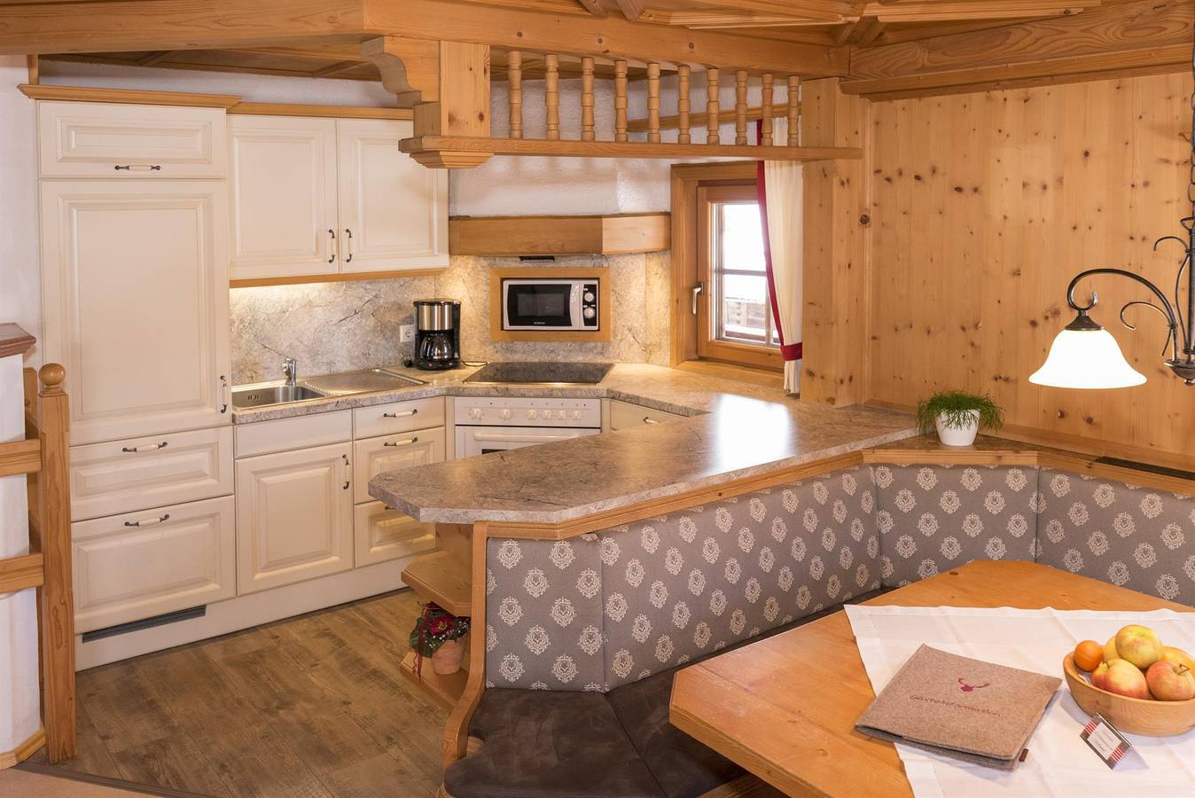 Ganze Ferienwohnung, Appartement 1 in Alpbach, Kaisergebirge