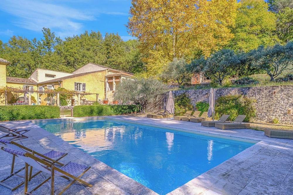 La Maison | Château Constantin in Cadenet, Parc naturel régional du Luberon