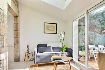 Gîte pour 4 personnes, avec terrasse et jardin à Elven