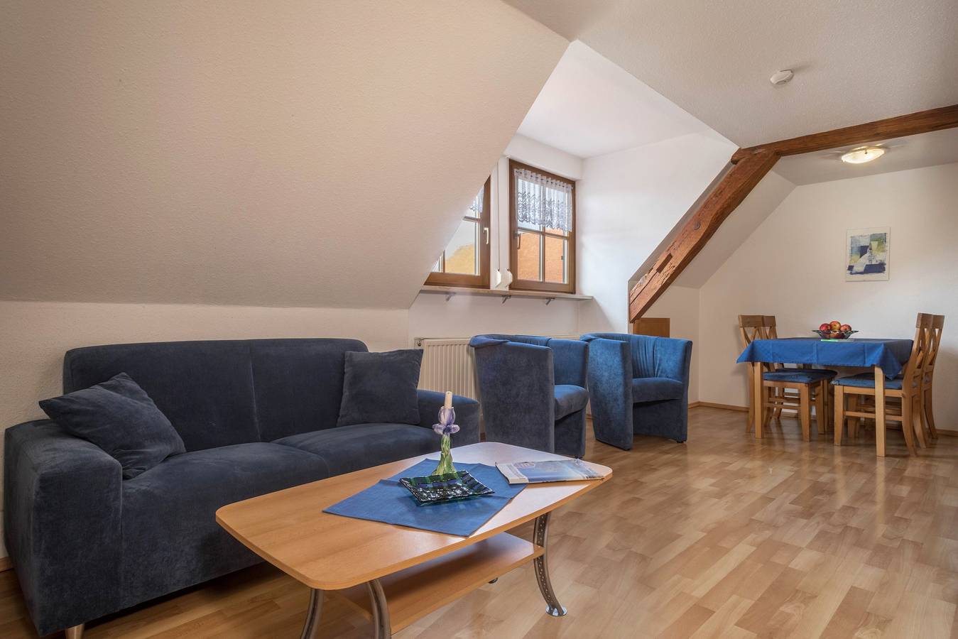 Entire apartment, Duplex Apartment “4-Star Holiday Apartment No. 1” with Wi-Fi, Garden & Terrace in Deggenhausertal, Region Bodensee-Oberschwaben